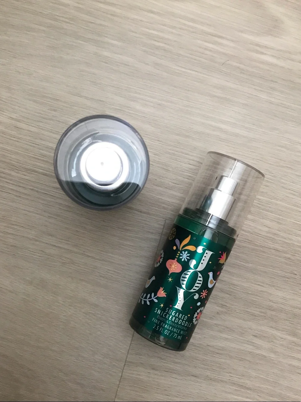Bath & Body Works Joy Sugared Snickerdoodle Fine Fragrance Mist - Green